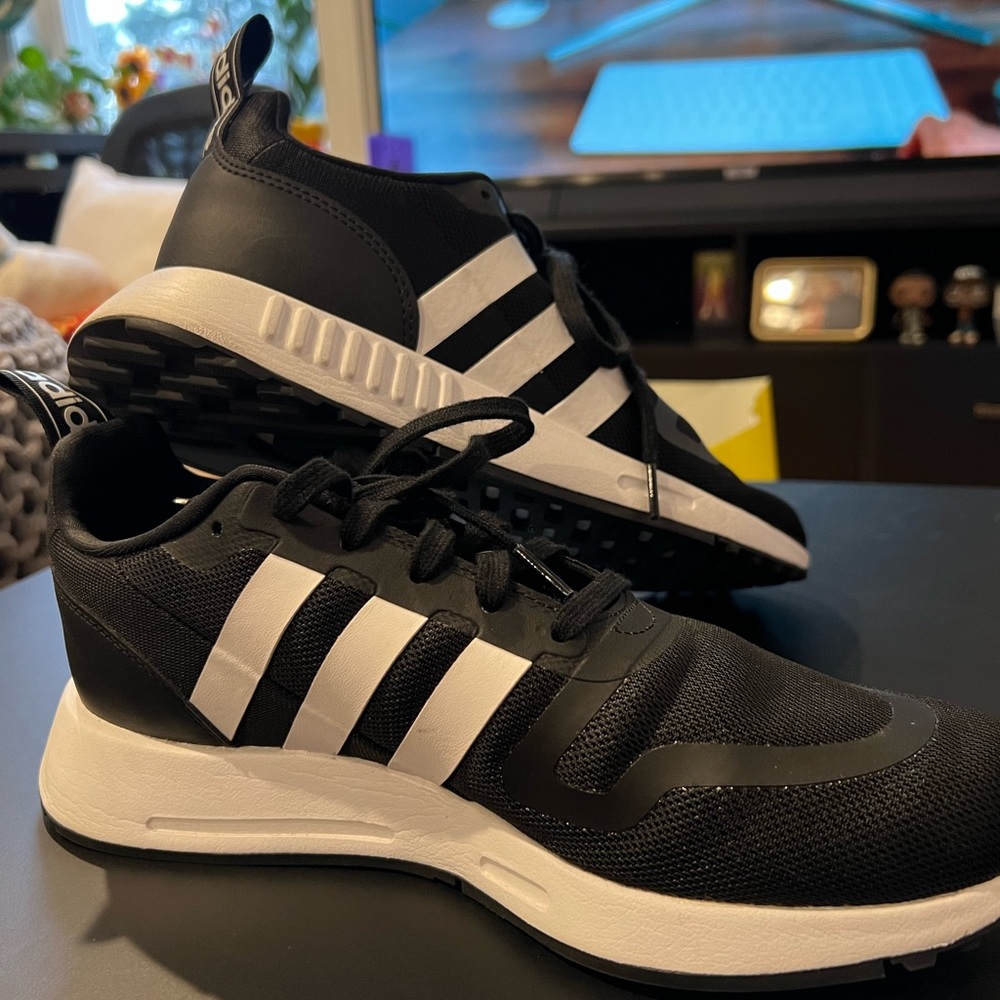 Adidas men’s sneakers
